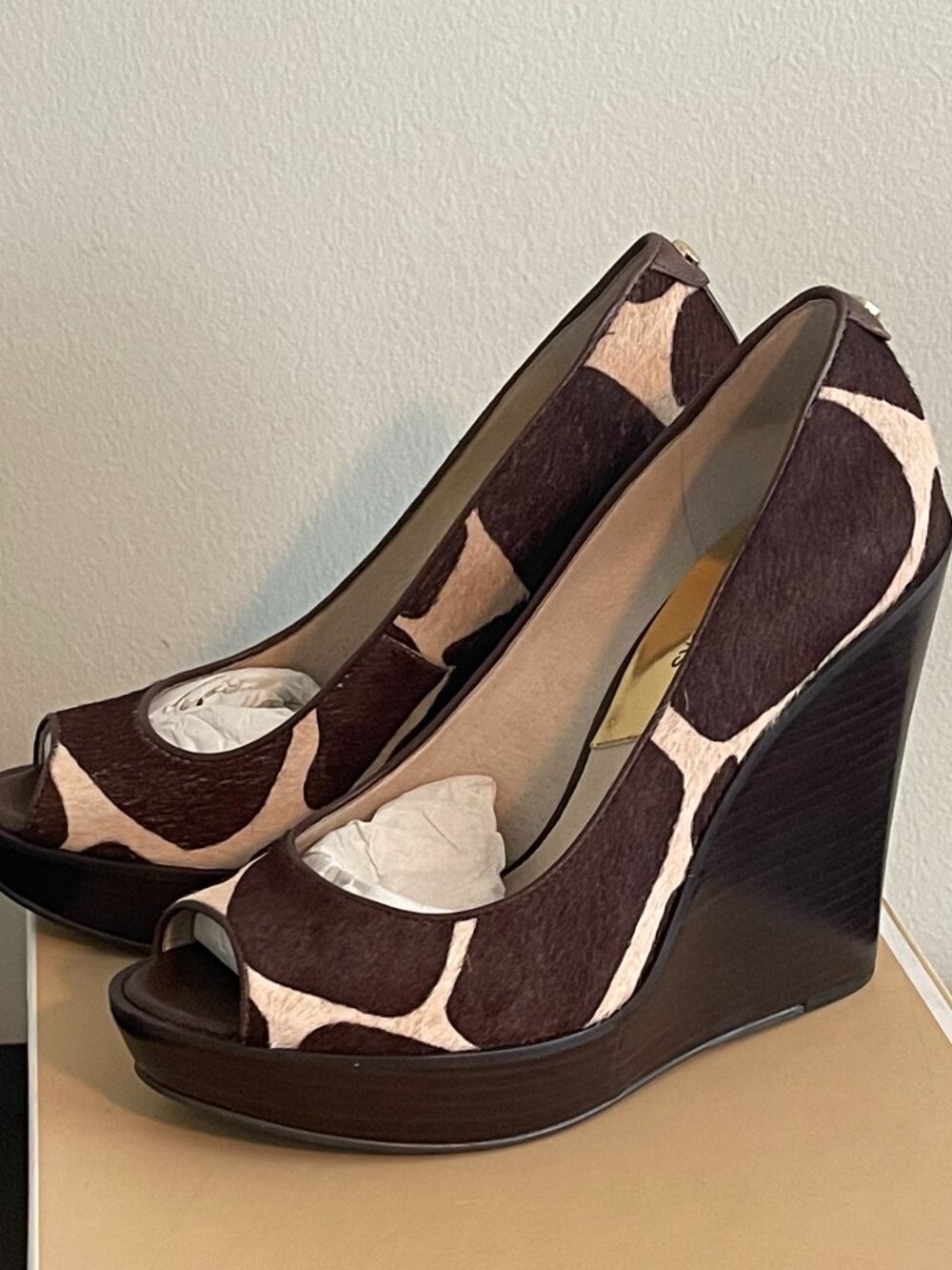 MICHAEL KORS DALIA PEEP TOE WEDGES Sz 7